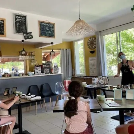 36m² Avec Terrasse Pour 5 Personnes - - Api-1-52-569 캠프장 *