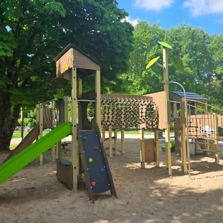 캠프장 36m² Avec Terrasse Pour 5 Personnes - - Api-1-52-569 *