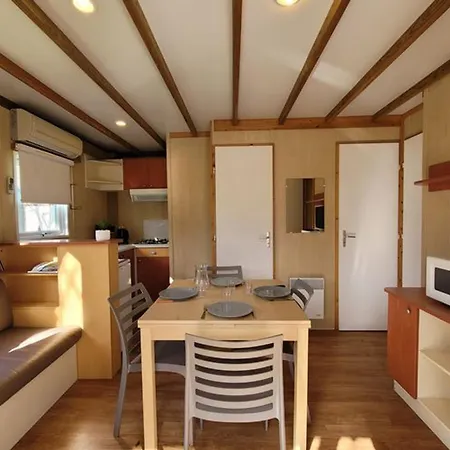 캠프장 36m² Avec Terrasse Pour 5 Personnes - - Api-1-52-569