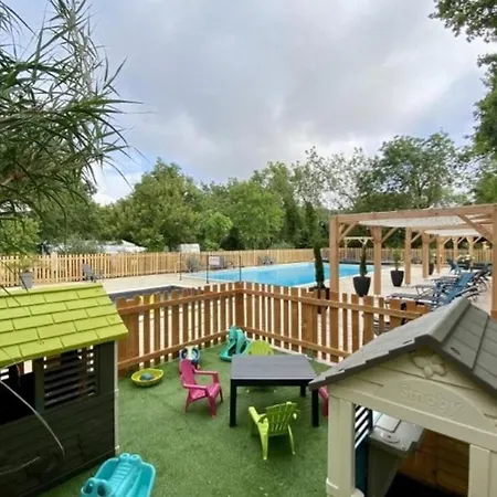 36m² Avec Terrasse Pour 5 Personnes - - Api-1-52-569 Kemping