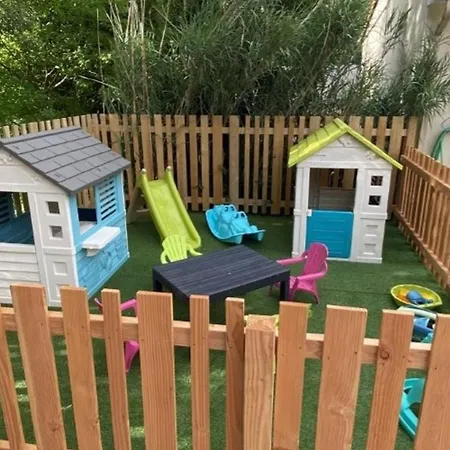 36m² Avec Terrasse Pour 5 Personnes - - Api-1-52-569 Kemping *