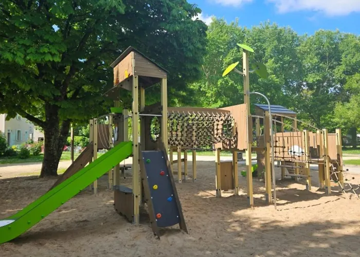 Camping 36m² Avec Terrasse Pour 5 Personnes - - Api-1-52-569 Coulon