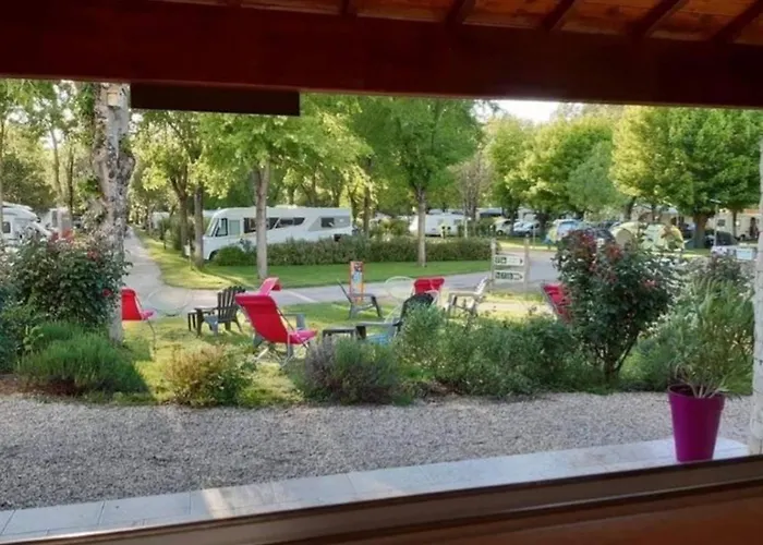 Camping 36m² Avec Terrasse Pour 5 Personnes - - Api-1-52-569 Coulon